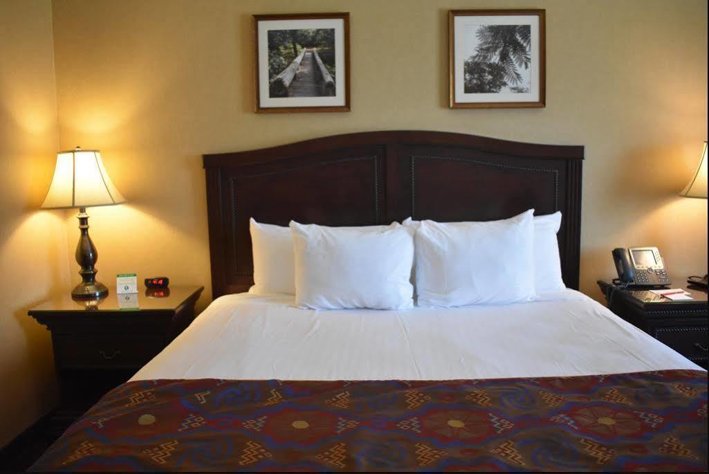 Cherokee Casino West Siloam Springs Resort Exteriör bild